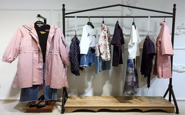 到干洗店洗衣服一般要多少錢(qián)？